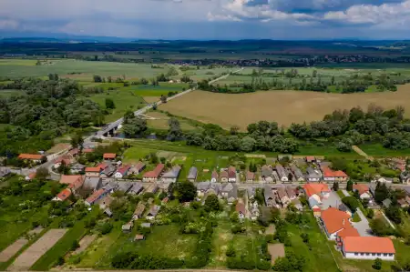 https://pcdn.hu/articles/images-lg/f/a/l/falu-kozseg-alfold-panorama-haz-538287.jpg