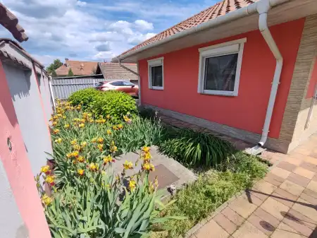 Eladó családi ház, Békéscsaba 2 szoba 127 m² 76.5 M Ft