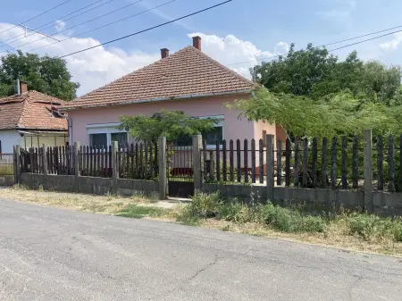 Eladó családi ház, Doboz 2 szoba 102 m² 25 M Ft