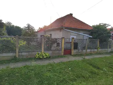 Eladó családi ház, Gyulavári 1+1 szoba 85 m² 16.9 M Ft