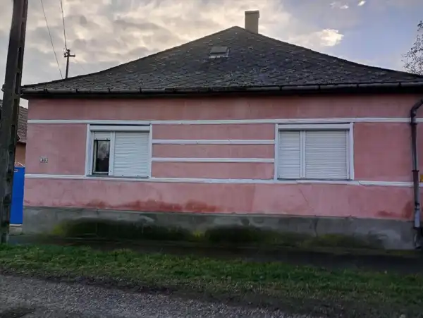 Eladó családi ház, Hencida 3 szoba 85 m² 6.9 M Ft