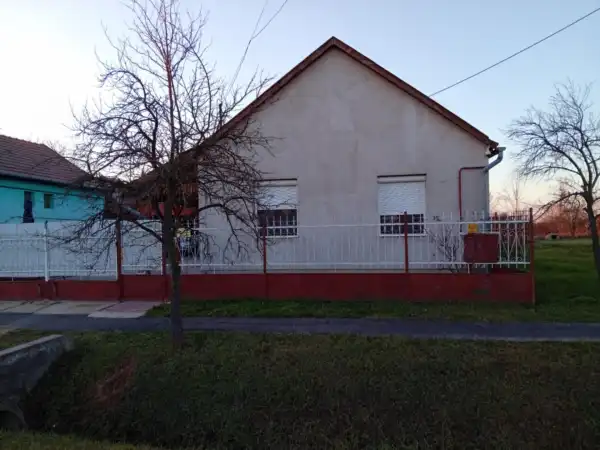Eladó családi ház, Mezőgyán 3 szoba 120 m² 12 M Ft