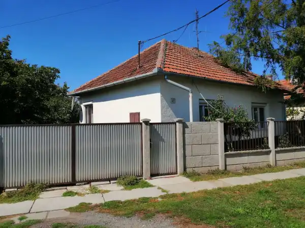 Eladó családi ház, Sarkad 3 szoba 115 m² 13.9 M Ft