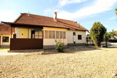Eladó családi ház, Sarkad 2 szoba 60 m² 14.9 M Ft
