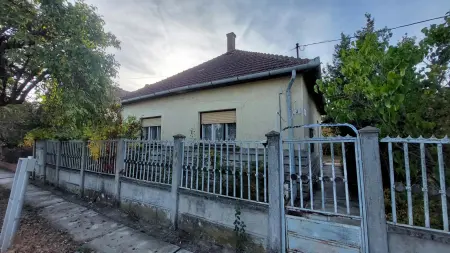 Eladó családi ház, Sarkad 2 szoba 100 m² 12.9 M Ft