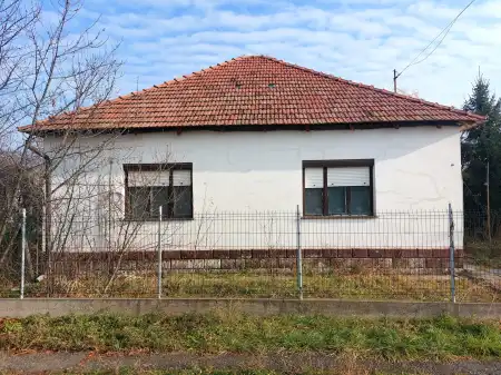 Eladó családi ház, Sarkad 2 szoba 70 m² 7.9 M Ft