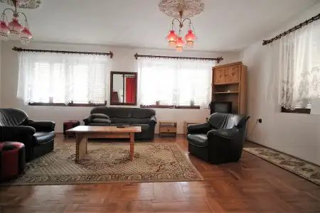 Eladó panzió, Gyula 6 szoba 250 m² 79 M Ft