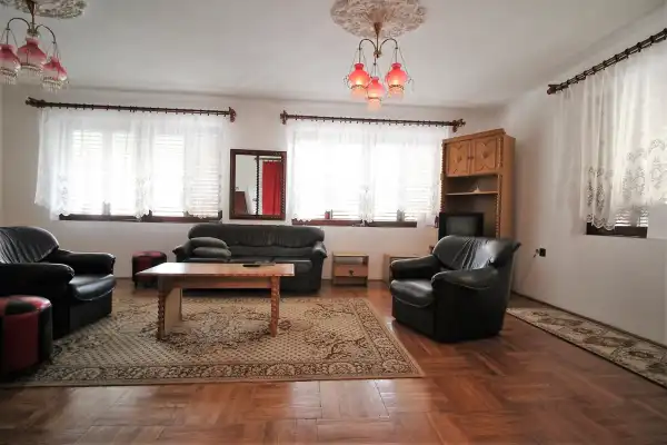 Eladó panzió, Gyula 6 szoba 250 m² 79 M Ft
