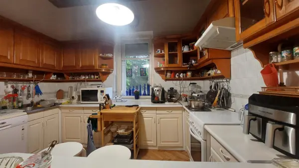 Eladó sorház, Sarkad 4 szoba 300 m² 60 M Ft