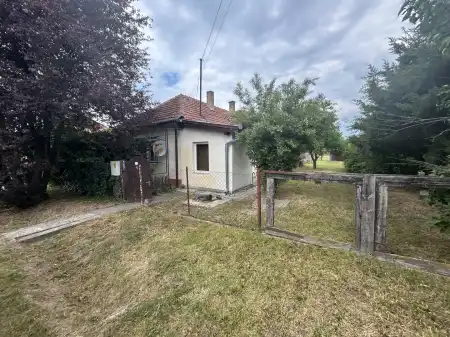Eladó téglalakás, Sarkad 1+1 szoba 54 m² 7.7 M Ft