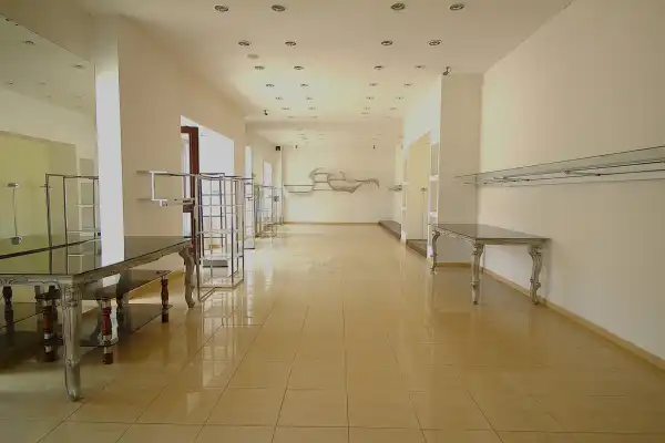 Eladó üzlet, Békéscsaba 226 m² 150 M Ft