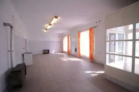 Eladó üzlet, Sarkad 142 m² 20 M Ft